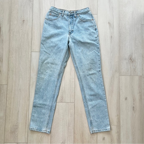 Vintage 90s Calvin Klein High Waisted Mom Jeans Enzyme Washed | 28” Waist - Picture 4 of 4